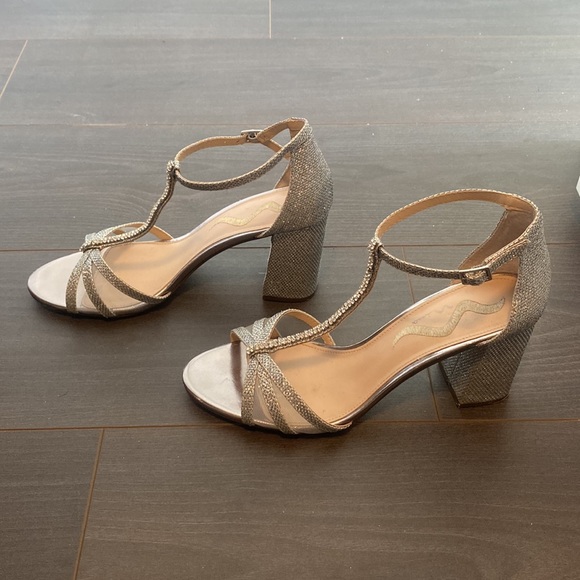 High Heels - Picture 2 of 4